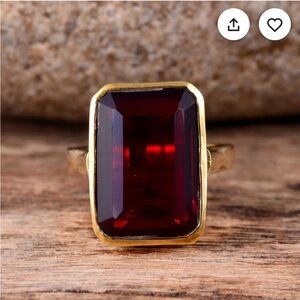 Elegant Gold and Red Gemstone Ring